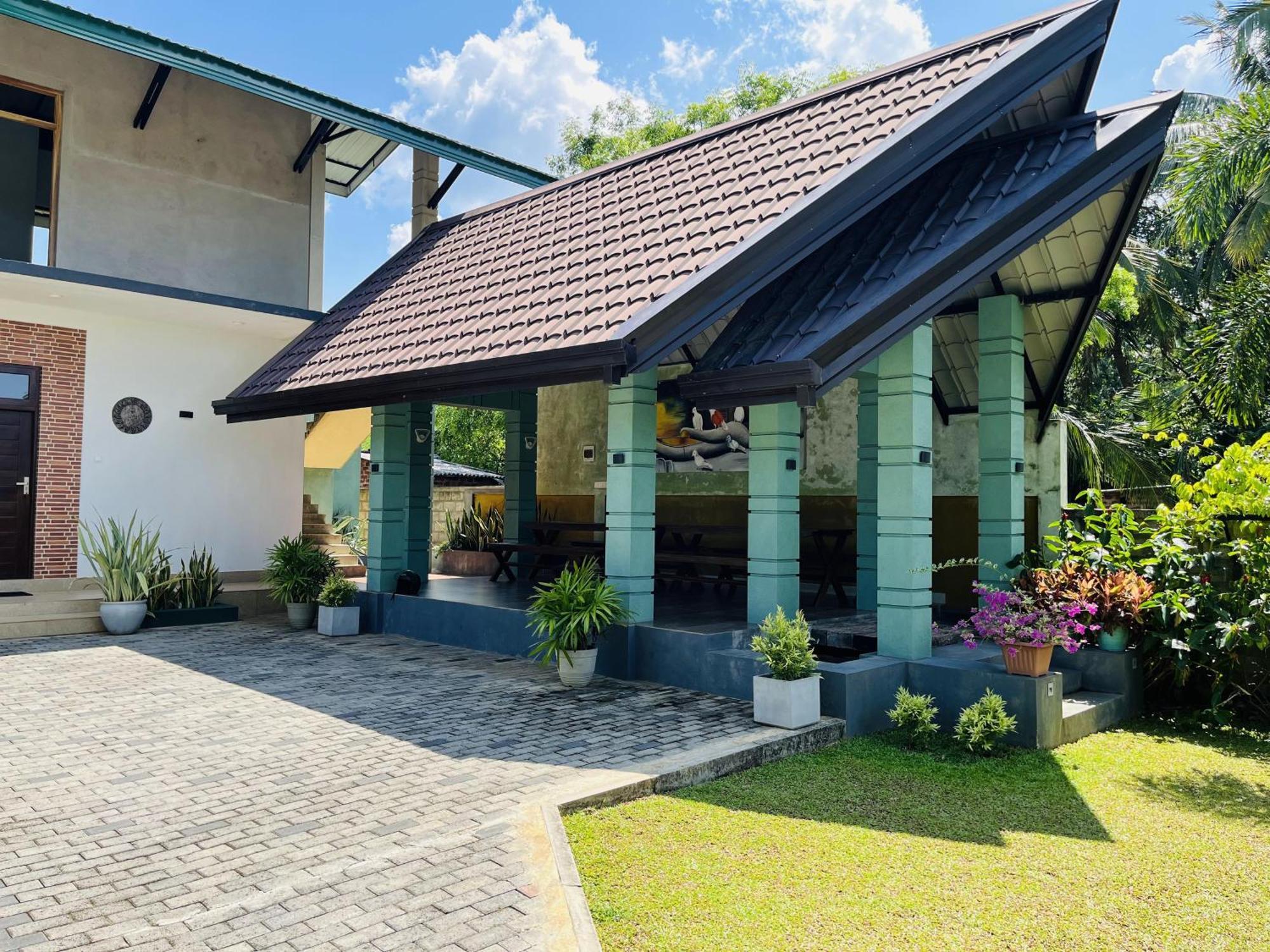 Aura Villa Полонарува Екстериор снимка